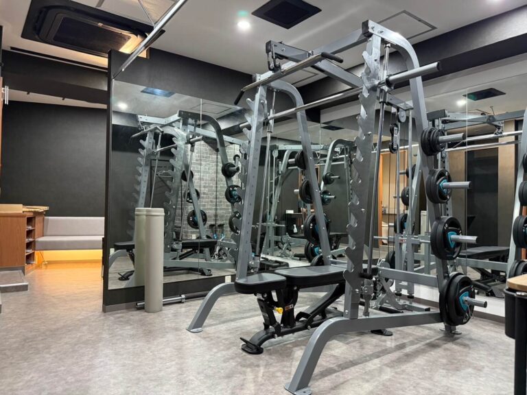 月島・佃のパーソナルビューティージムに設置されたトレーニングマシン1箇所目の全景