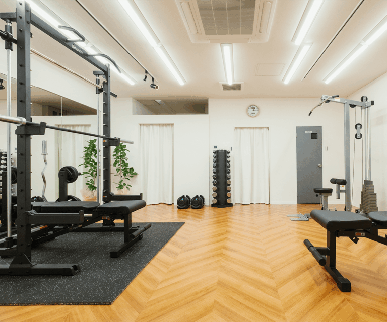 南葛西のセミパーソナルジムLoop南葛西に設置されたトレーニングマシン_全景